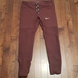 Size small Nikerunning dri-fit 7/8 leggings